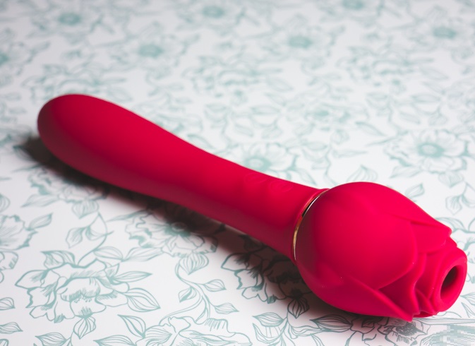 Vibrator Dublu Stimulator Petaly 10 Moduri Vibratii+5 Moduri Licking Silicon USB Rosu Passion Labs, #2, Erotic24.ro