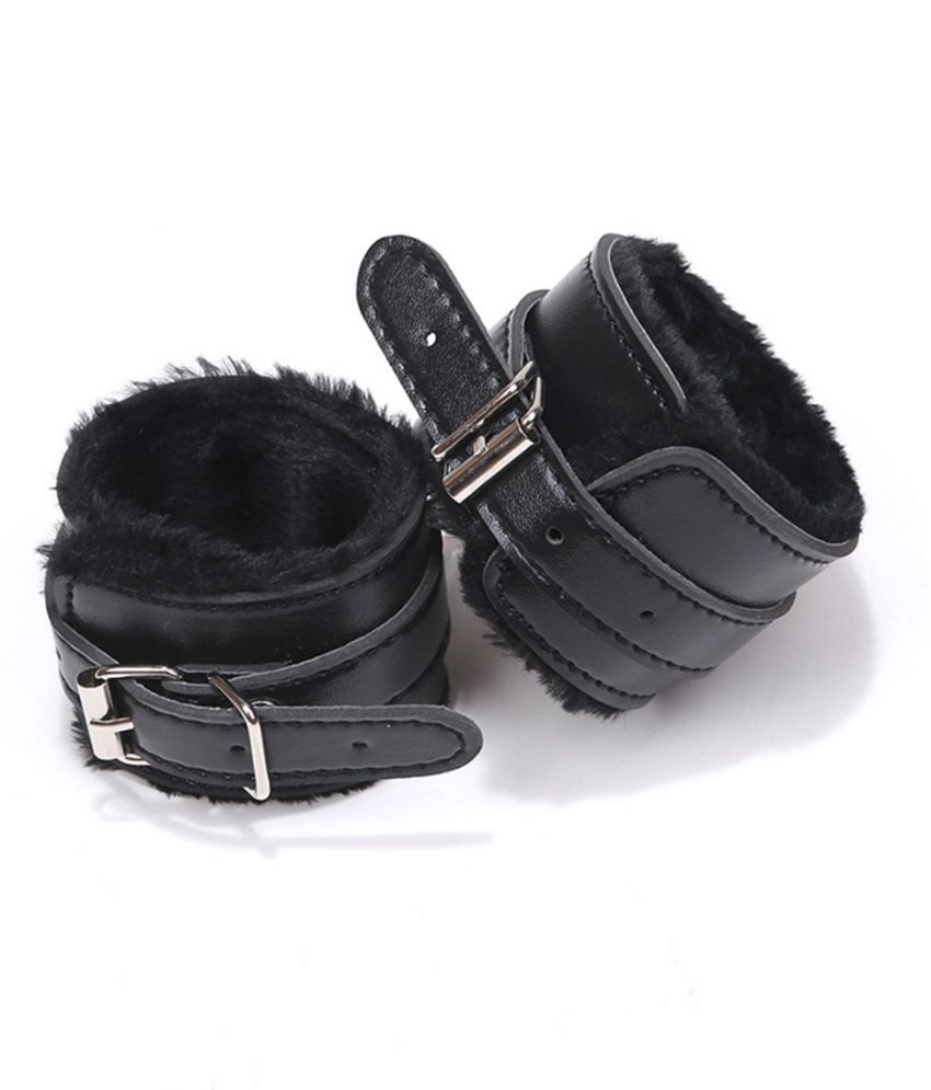 Catuse pentru Maini Fluffy Fur, Negru, Guilty Toys, Nr. 2, Erotic24.ro