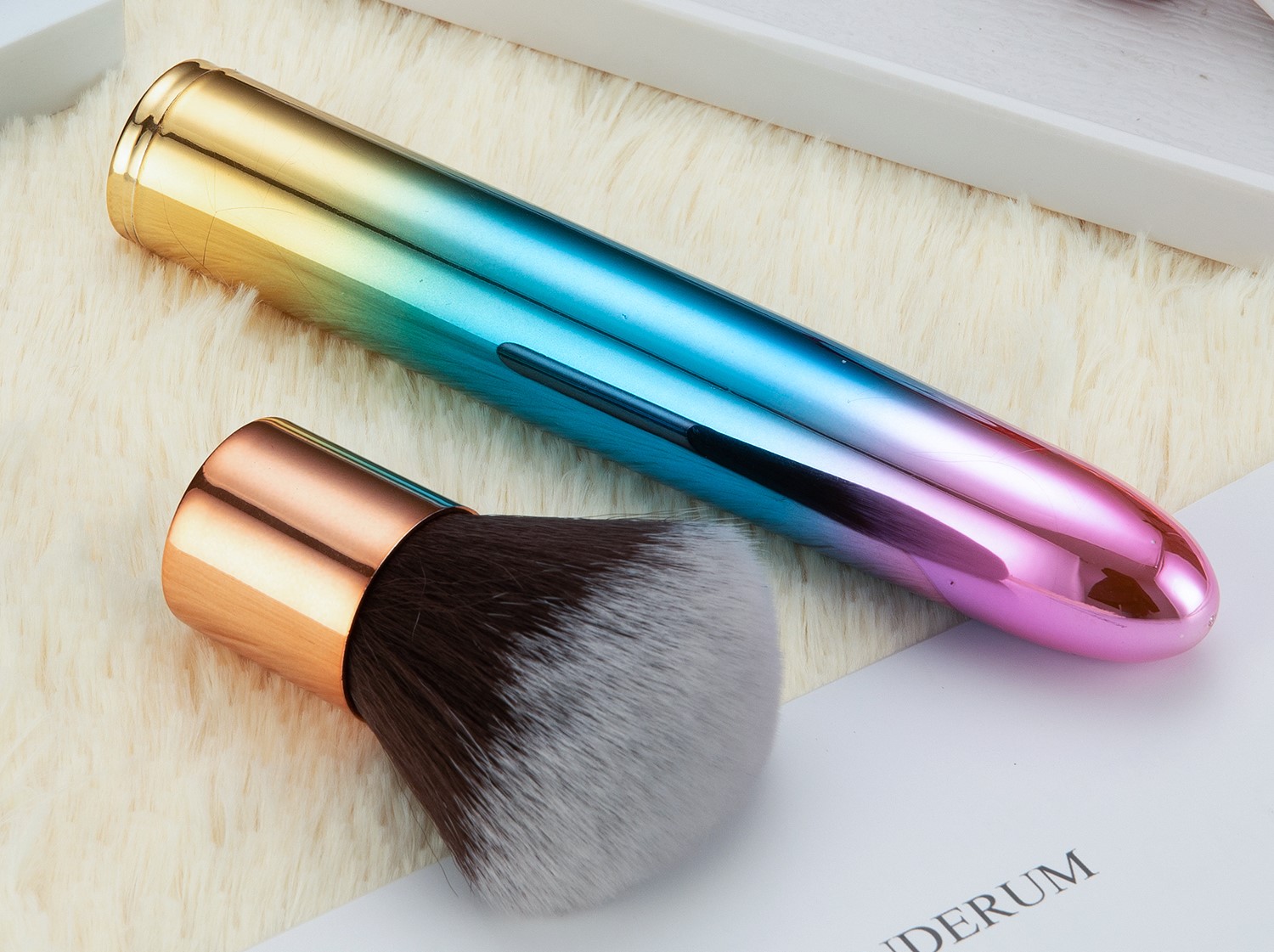 Vibrator Brush Me!, 10 Moduri Vibratii Puternice, USB Magnetic, Multicolor, 17 cm, Guilty Toys, Glamour, #6, Erotic24.ro