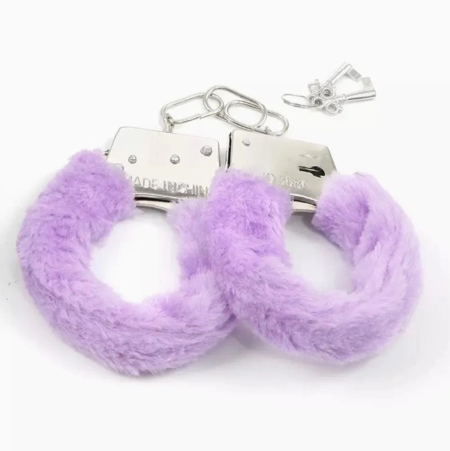 Catuse cu Plus Fuzzy Handcuffs, Mov, Guilty Toys