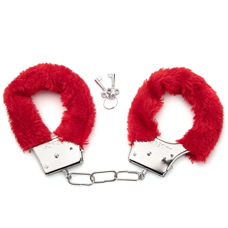 Catuse cu Plus Fuzzy Handcuffs, Rosu, Guilty Toys