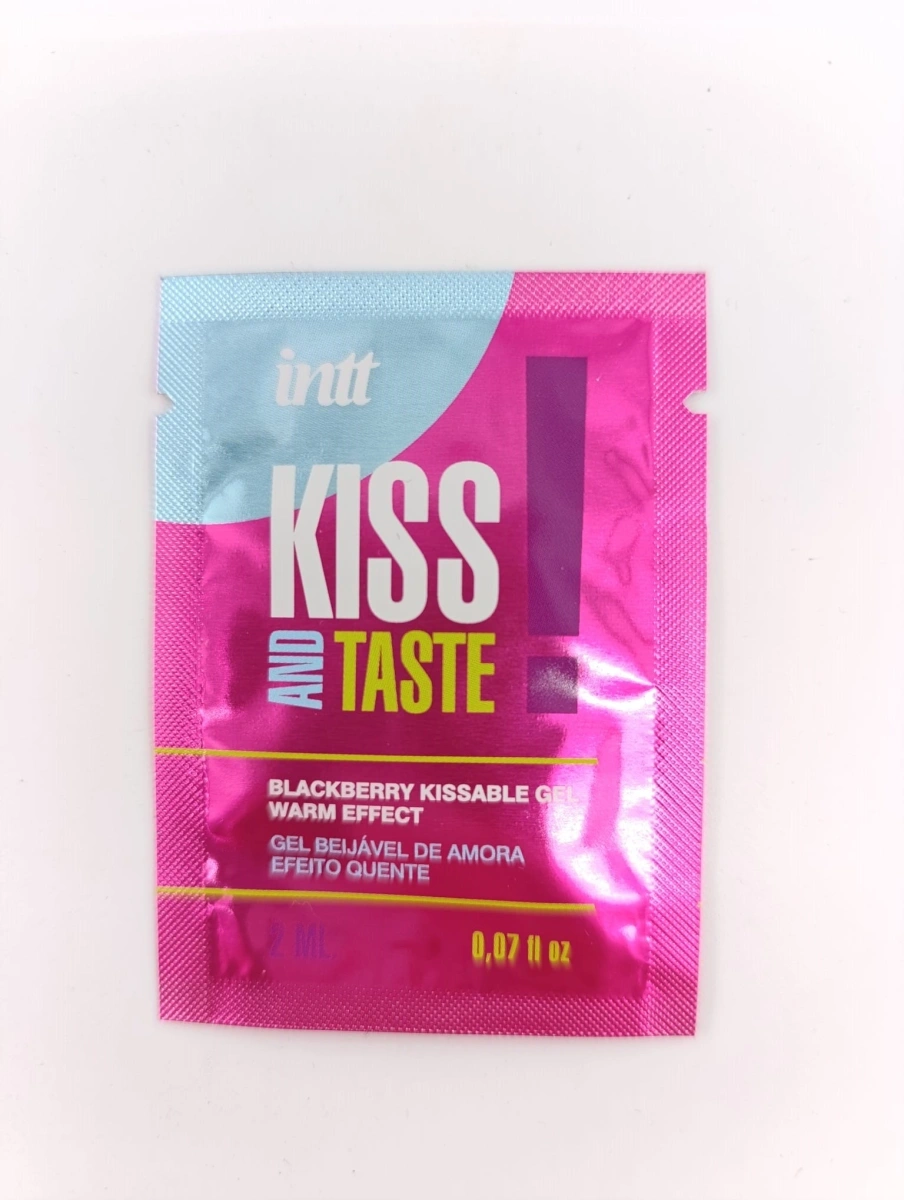 Gel Intim Comestibil Kiss and Taste, Efect Incalzire, Aroma Mure, 2 ml, #1, Erotic24.ro