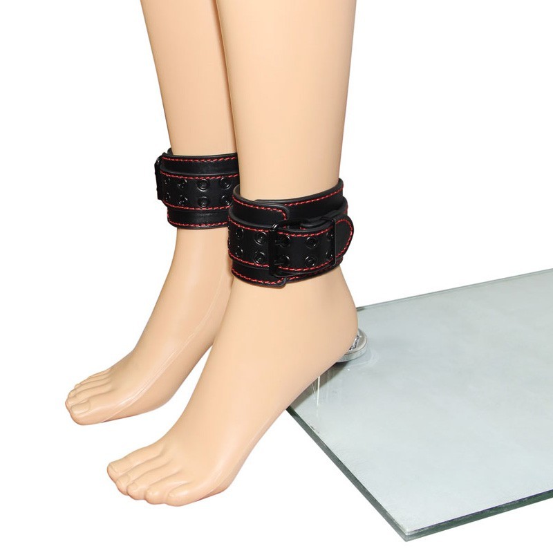 Catuse pentru Picioare Reglabile Piele Ecologica Negru/Rosu, Nr. 4, Erotic24.ro