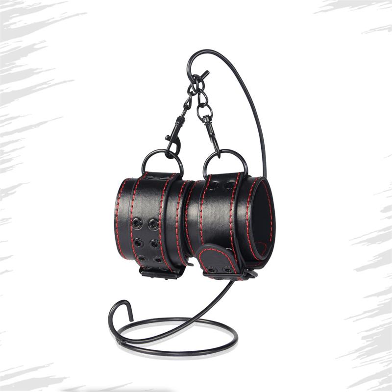 Catuse pentru Maini Reglabile Piele Ecologica Negru/Rosu, #4, Erotic24.ro